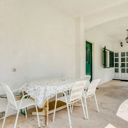 Katin Kutak * Brodarica (Sibenik-Knin)