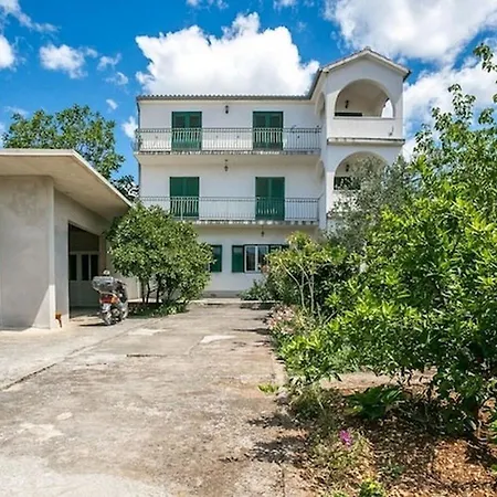 Apartman Katin Kutak Brodarica