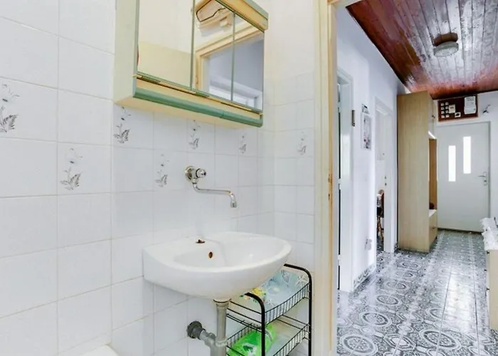 דירה Katin Kutak