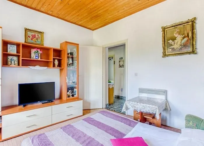 Katin Kutak Brodarica (Sibenik-Knin)